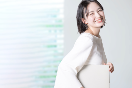 在宅ワークをする女性